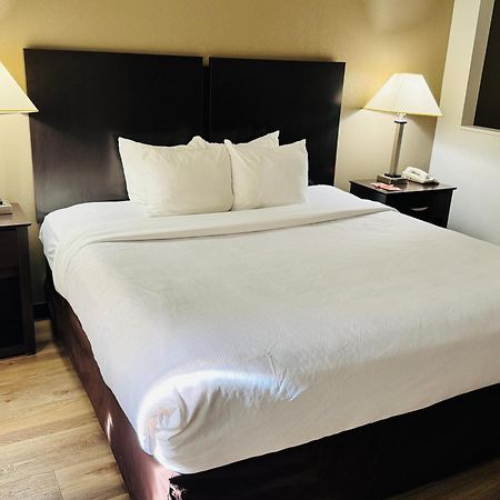 Econo Lodge Inn & Suites Monroe Luaran gambar