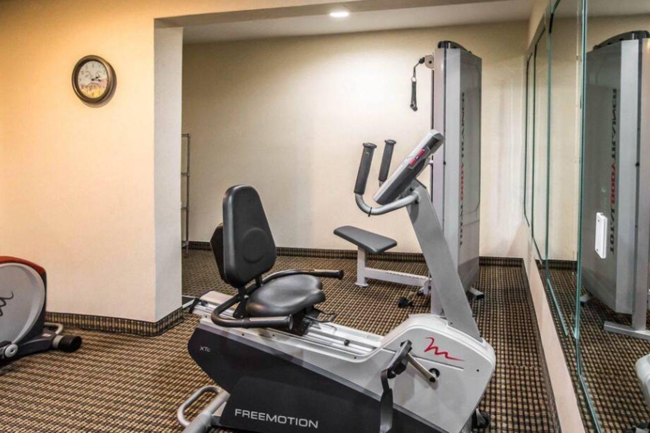Econo Lodge Inn & Suites Monroe Luaran gambar