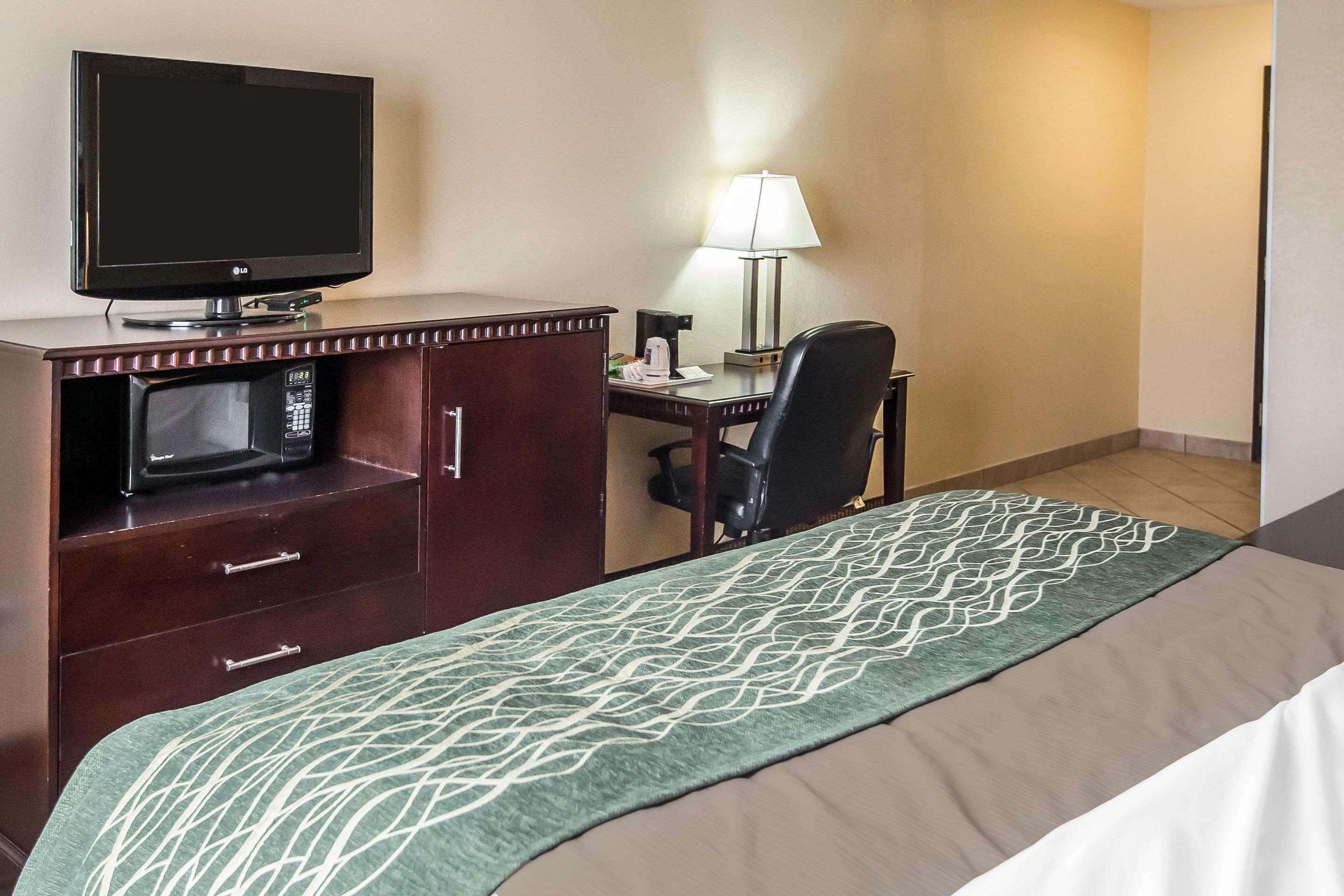 Econo Lodge Inn & Suites Monroe Luaran gambar