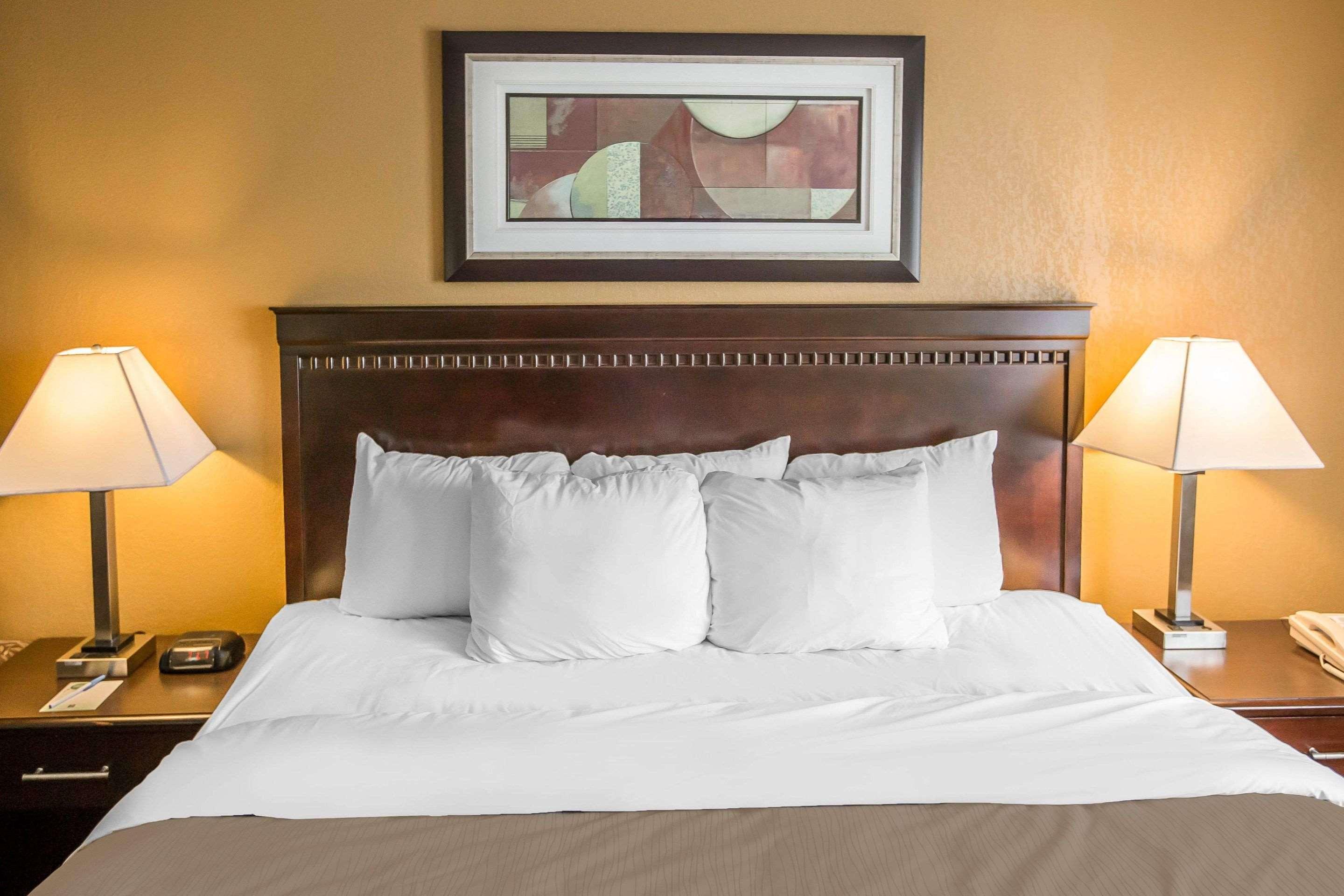 Econo Lodge Inn & Suites Monroe Luaran gambar