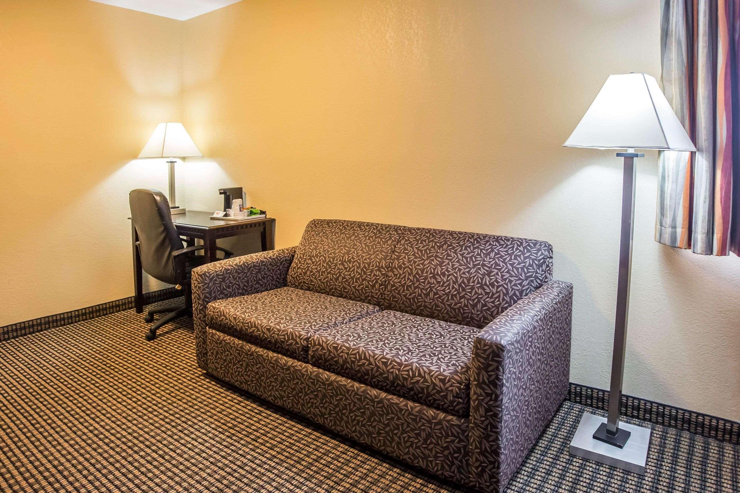 Econo Lodge Inn & Suites Monroe Luaran gambar