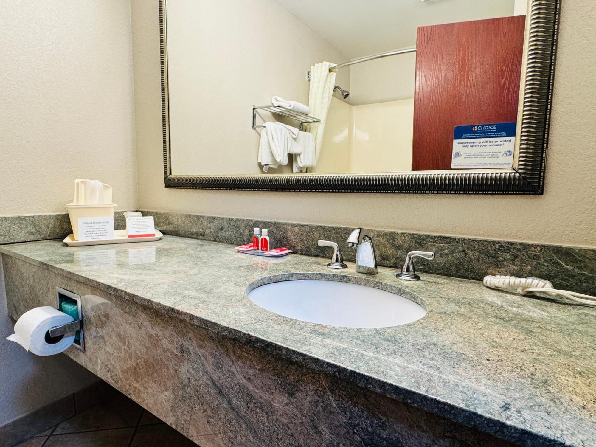 Econo Lodge Inn & Suites Monroe Luaran gambar