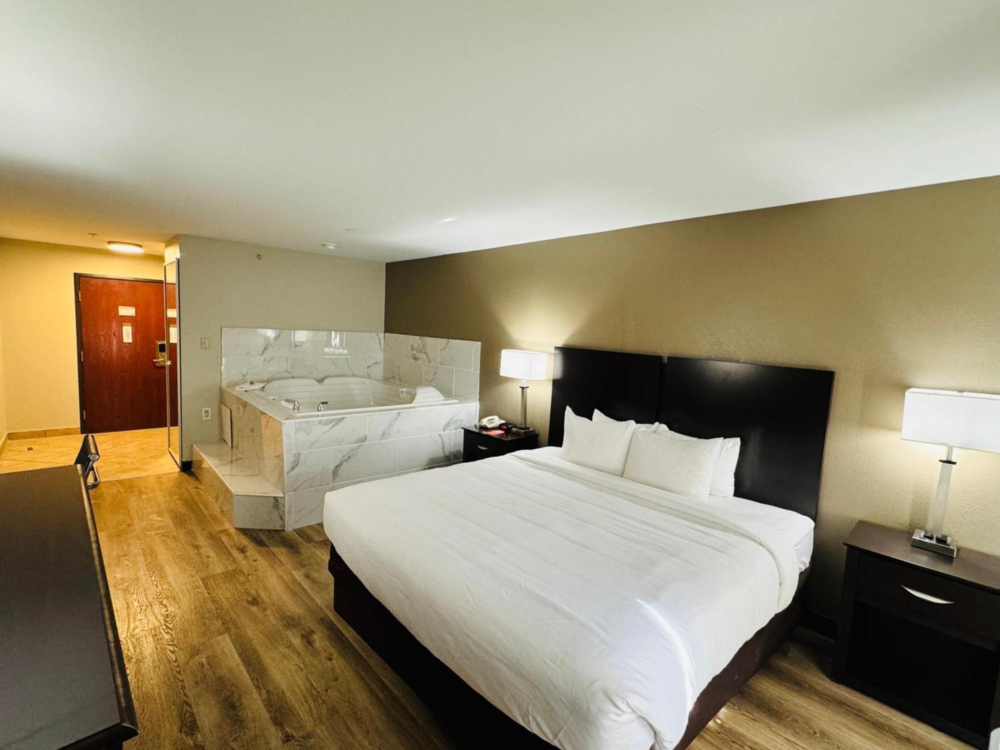 Econo Lodge Inn & Suites Monroe Luaran gambar