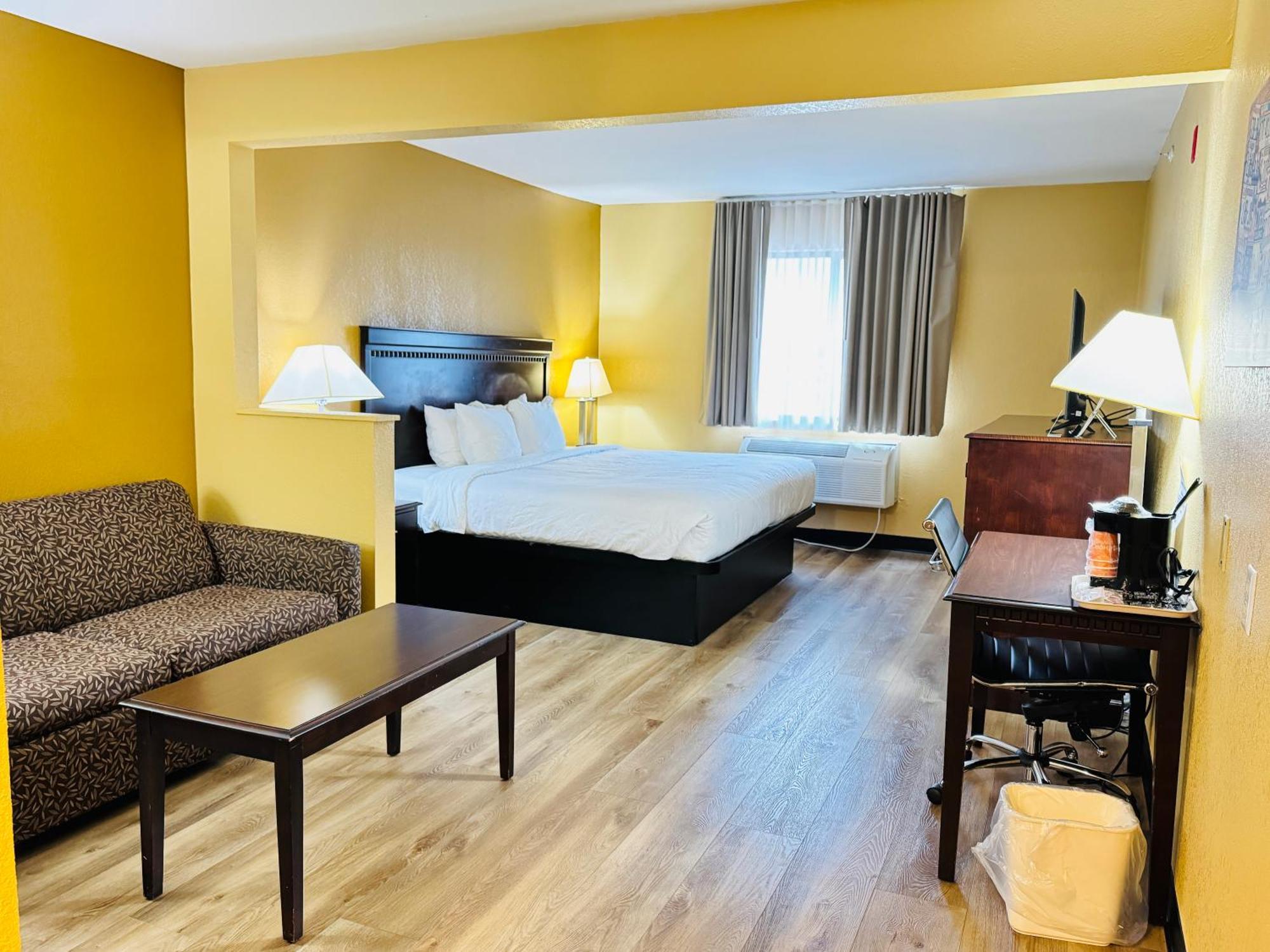 Econo Lodge Inn & Suites Monroe Luaran gambar