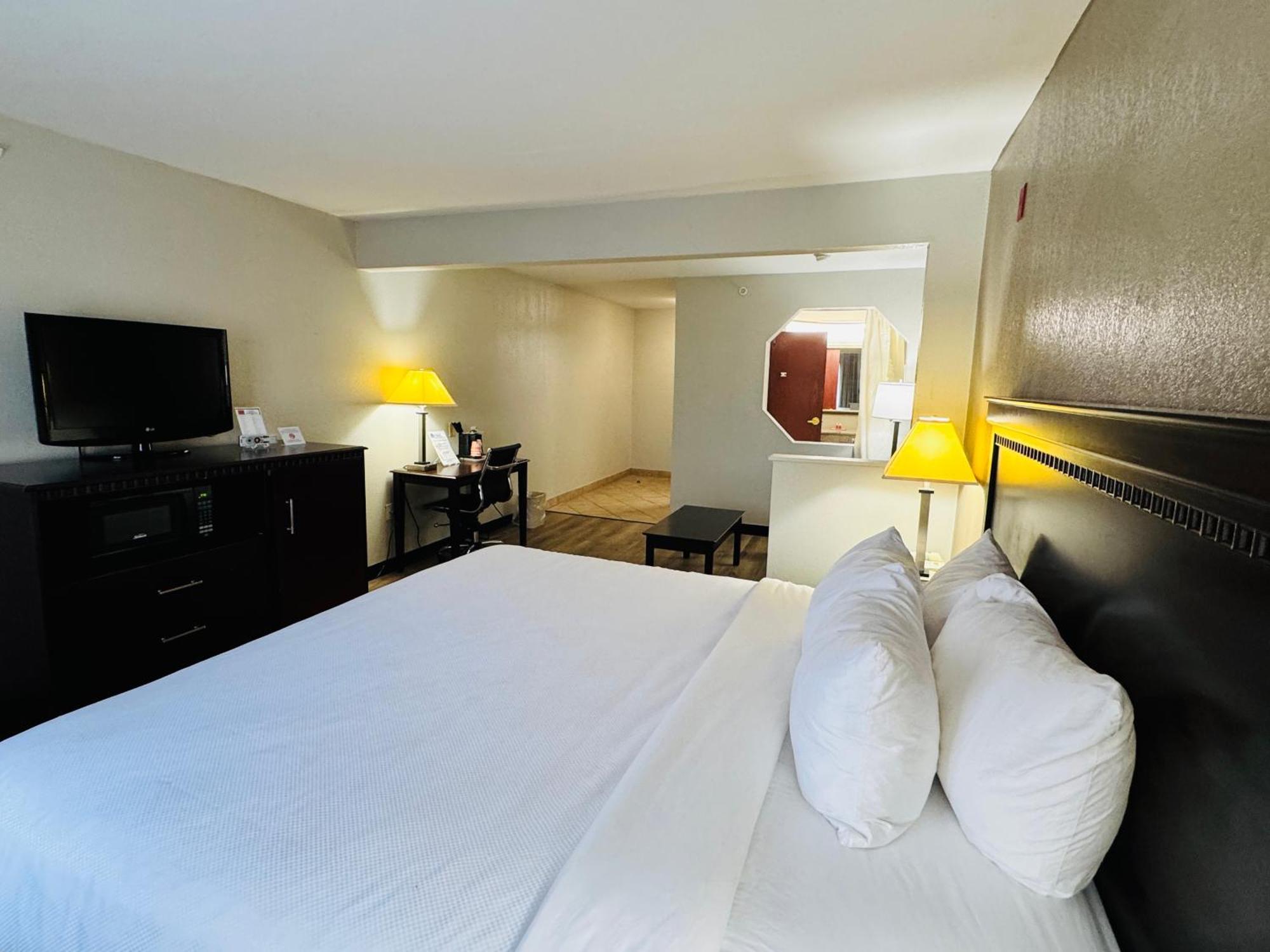 Econo Lodge Inn & Suites Monroe Luaran gambar